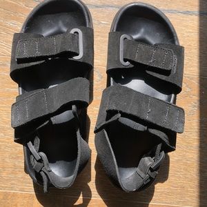 My feet are to wide for this 😔 it was used just one time.